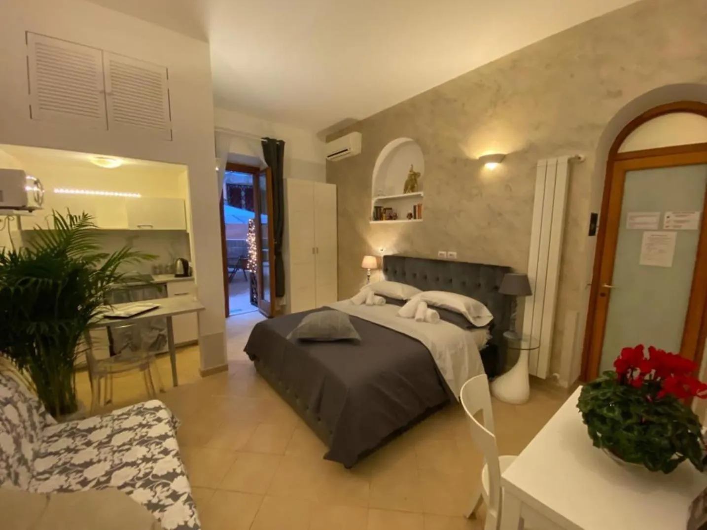 Navona Domitia Home Rome